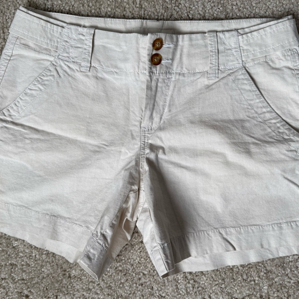 Old Navy Women's Light Tan Cargo Shorts